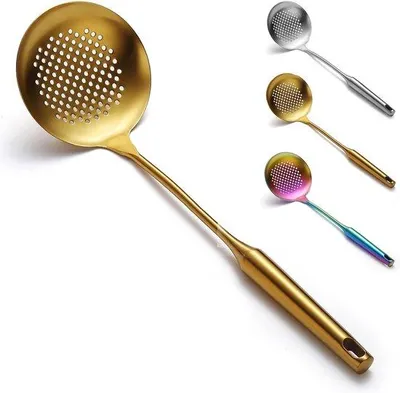 Zdjęcie produktu dla Unyqoos® Łyżka do piany, 38 cm – stal nierdzewna z powłoką tytanową w kolorze złota, 121 otworów, wygodny uchwyt z otworem do zawieszania, nadaje się do mycia w zmywarce