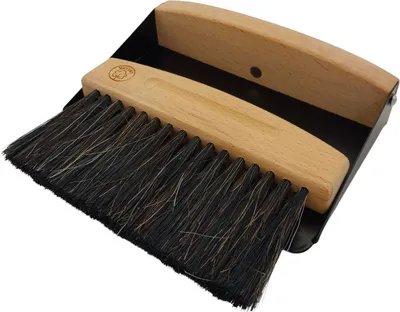 Produktbild von BURI Tischkehrset aus Holz und Metall - Natur Tischbesen und Schaufel aus Buchenholz und Pferdeborsten - Mini Handfeger Besen und Kehrblech magnetisch, schwarz
