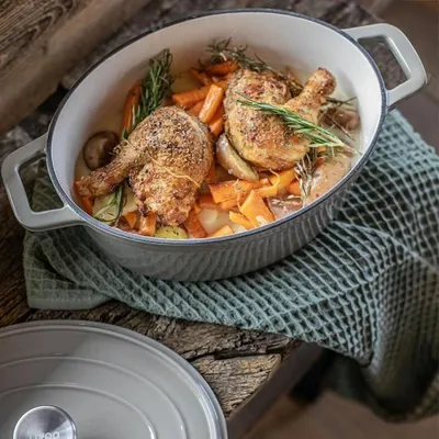 Image de Cocotte Ovale LIVOO MEP129G, 4,5 L, Fonte Émaillée, Couvercle avec Picots, Tous Feux, 29 x 22 cm
