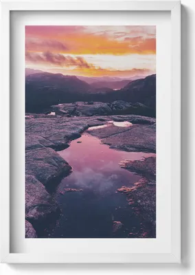 Produktbild von Berglandschaft bei Sonnenuntergang– Wandbild mit Rahmen – Gerahmtes Bild  – Wanddekoration – 40x60 cm – Weiß