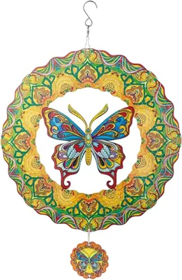 Produktbild von Schmetterling-Windspirale aus rustikalem Metall für den Außenbereich zum Aufhängen im Vorgarten, Hinterhof oder auf dem Balkon