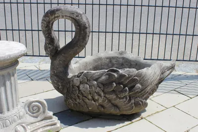 Zdjęcie produktu dla Statua Łabędzia Figurki Ogrodowe Statuetki Naturalnej Wielkości Wanna Kwiaty Wazon Figurka Natychmiast