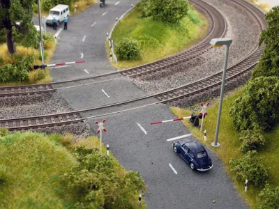 Produktbild von NOCH Bahnschranken mit Andreaskreuzen, HO (1:87), Rot, Weiß