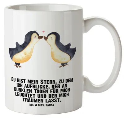 Produktbild von Mr. & Mrs. Panda Henkelbecher Pinguin Liebe - Weiß - Geschenk, Liebesspruch, Keramiktasse, tasse mit henkel, Teepott, Pott, steingut, Große, Vertraut, Geschenkidee