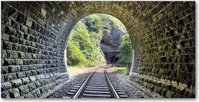 Produktbild von Tulup Glas-Bild -140x70- Wandkunst Dekorative Wand für Küche & Wohnzimmer - Sehenswürdigkeiten & Architektur - Eisenbahntunnel - Grün