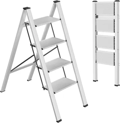 Image de Échelle pliante en aluminium, 4 marches, pour usage domestique. Marches antidérapantes, capacité de charge de 150 kg, légère, couleur argent