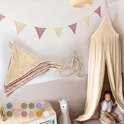 Produktbild von Handgemachte Wimpelkette aus Musselin Kinderzimmer Gold Applikation