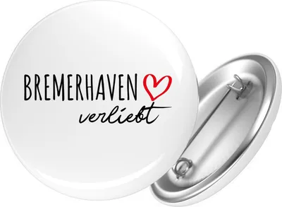 Produktbild von Huuraa Button Bremerhaven verliebt 59mm rund mit Sicherheitsnadel Ansteckbutton Geschenkidee