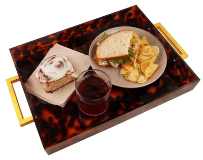 Productafbeelding van Decoratieve serveerschaal van acryl met gouden handgrepen (40,6 x 30,5 cm)