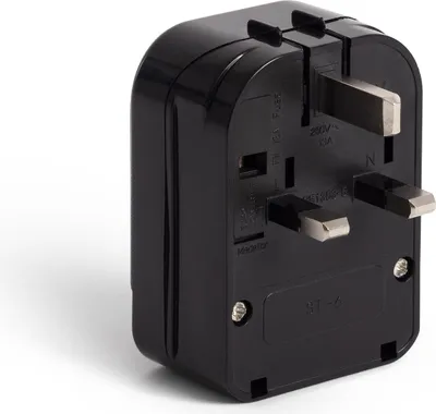 Produktbild von Adapterstecker Typ F (EU) Breiter Kopf mit Kabelausgang unten auf Stecker Typ G (UK) Schwarz