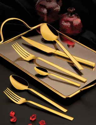 Produktbild von Hermia Concept, Hochwertiges Besteckset (36 Teile), 100% Edelstahl, Gold | 6 Esslöffel, 6 Gabeln, 6 Messer, 6 Dessertlöffel, 6 Dessertgabeln, 6 Teelöffel | Elegantes Design für jeden Tisch.