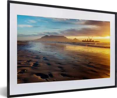 Produktbild von MuchoWow® MuchoWow® Gerahmtes Poster Sonnenuntergang über dem Tafelberg in Kapstadt 60x40 cm - Poster mit zchwarzem Bilderrahmen - Schlafzimmer - Plakat in Rahmen - Drucken