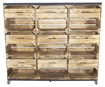 Produktbild von Raumtrenner/ Kommode aus geflammten Obstkisten mit 2 schwarzen Bohlenbrettern auf Rollen 133x150x30cm