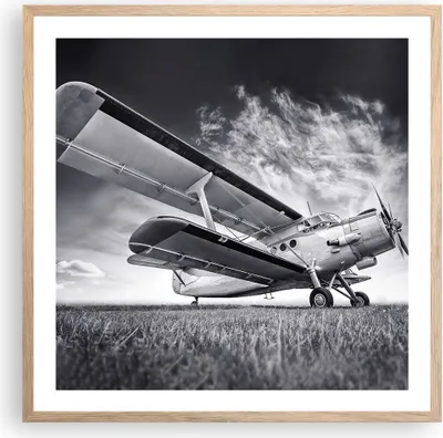 Produktbild von Gerahmtes Poster - Rahmen in heller Eiche - Flugzeug An-2 Schwarzweiß - 60x60 cm - Wand Bild - Wanddeko - Wandbilder - Wandposter - Bilderrahmen - Bilder - Kunstdruck - Wandbild - P2NAC60x60-4363