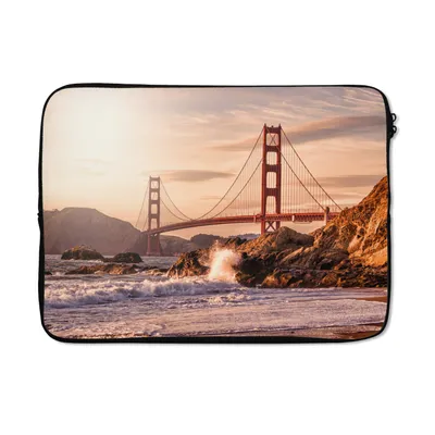 Produktbild von MuchoWow® Laptop Hülle 13 Zoll Golden Gate Bridge mit wilden Wellen, die an die Felsen in San Francisco schlagen Laptoptasche - Laptophülle - Sleeve - Rundumschutz