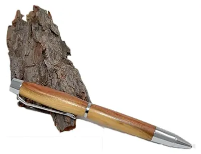 Produktbild von Holz Drehkugelschreiber Kugelschreiber aus Holz Zwetschke Handarbeit Pen Geschenk Geschenkidee Unikat handmade wechselbare Mine Zwetschge wiederbefüllbar personalisierbar Gravur