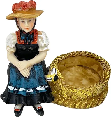 Produktbild von FeineHeimat Schwarzwälderin mit Bienenkorb - Dekofigur aus Steinharz