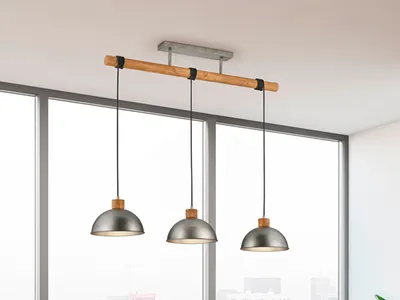 Produktbild von Pendelleuchte dreiflammig mit Holzbalken, große Hängelampe über Esstisch hängend