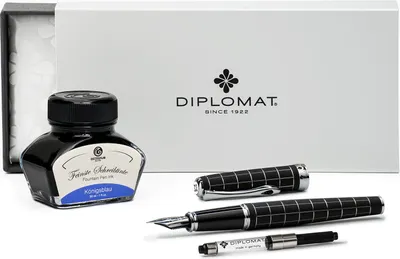 Produktbild von Füllhalter Diplomat Excellence Aplus Raute guillochiert lapis schwarz mit Schreibtinte, Stärke M