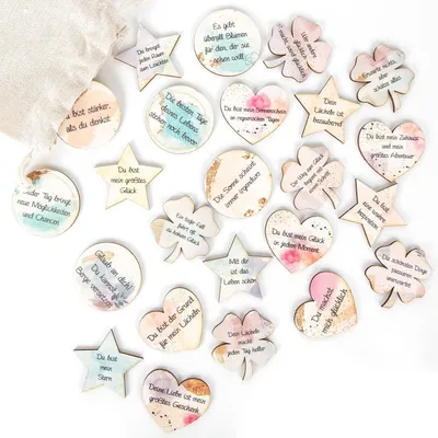 Produktbild von 24 kleine Geschenke Glückstaler mit Sprüchen - Glücksbringer 4 cm