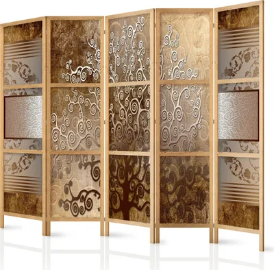 A six-panel folding screen with a decorative design.