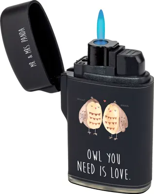 Produktbild von Mr. & Mrs. Panda Feuerzeug Eulen Liebe - Schwarz - Geschenk, Liebesspruch, glücklich, sturmfeuerzeug, Gasfeuerzeug, gas anzünder, Eule, Hochzeitsspruch, Feuerzeuge