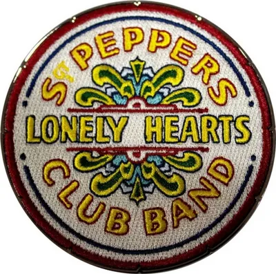 Produktbild von The Beatles - Kühlschrank-Magnet "Sgt Pepper", Trommel Patch RO11945 (Einheitsgröße) (Weiß/Gelb/Rot)