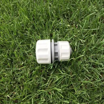 Produktbild von Bradas Schlauchverbinder WHITE LINE 1" auf 3/4" weiß