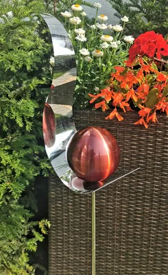 Produktbild von Skulptur Flame Edelstahl rot matt gebürstet 146 cm Gartenstecker Beetstecker Rosenkugel