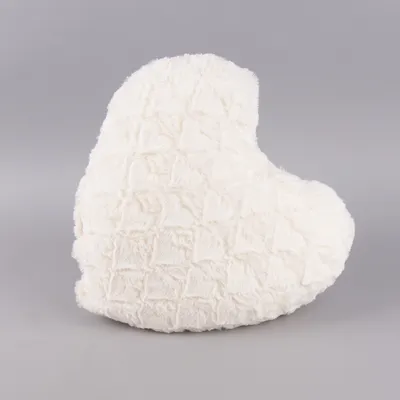 Produktbild von Magma Deko Kissen Fluffy Herzform mit Herzen weiß 40x35cm