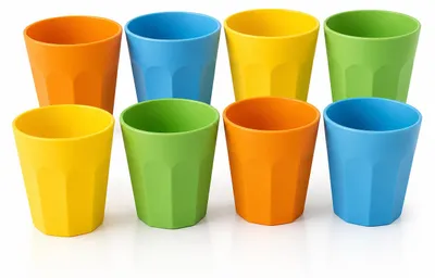 Productafbeelding van Benza – Set van 8 Onbreekbare Kunststof Drinkbekers – 300 ml – Vaatwasserbestendig – 4 Kleuren – Stapelbaar, AI-gegenereerde afbeelding
