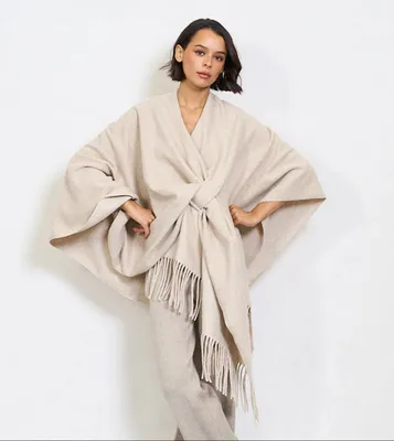 Produktbild von BZNA Strickponcho in Beige - Wolltuch mit Fransen - Poncho  ITALY