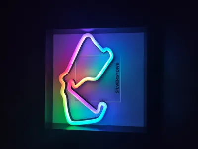 Zdjęcie produktu dla Tor wyścigowy Silverstone LED RGB, sztuczne oświetlenie Formuły 1, tor F1 LED Bahrajn F1 prezent Formuła 1