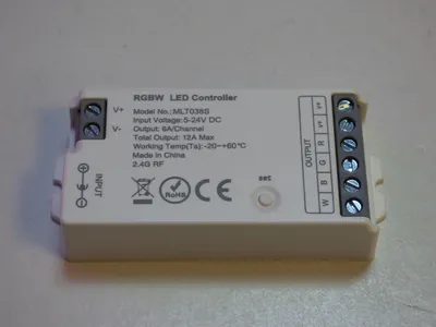 Produktbild von 6056 LED Empfänger RGB-W Controller Receiver 4 Zonen 2,4 GHz