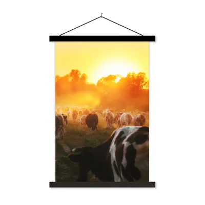 Produktbild von MuchoWow® Textilposter Kühe - Sonnenuntergang - Wiese - Tiere 60x90 cm mit schwarzem Rahmen - Poster Wohnzimmer