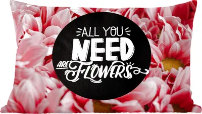 Produktbild von MuchoWow® Zierkissen Sofakissen Wohnzimmer Dekokissen 60x40 cm Sprichwörter - 'Alles was du brauchst sind Blumen' - Zitate - Kopfkissen - Polster mit Foto