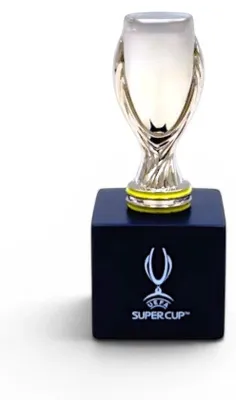 Produktbild von UEFA Super Cup Trophäe auf Holzsockel 45 mm