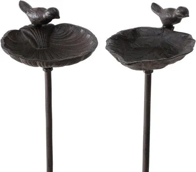 Image de Bain d'oiseaux sur pied - Décoration de jardin en bois