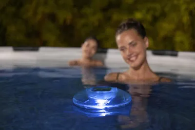 Produktbild von Bestway® schwimmende Solar-LED-Poolleuchte, Ø 18 cm