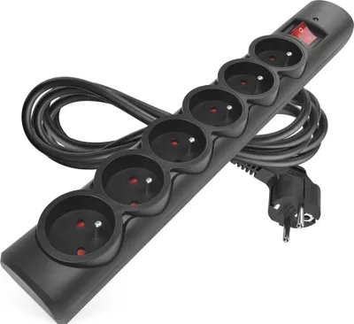 Přepěťová ochrana – 6 zásuvek, 3 m, černá