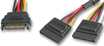 Immagine prodotto di AKASA - Cavo di distribuzione dell'alimentazione con spina SATA a 15 pin e presa 2x, 30 cm
