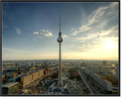 Produktbild von Wallario Wandbild Fernsehturm Berlin mit Panoramablick über die Stadt, Größe: 40,30 x 50,30 cm, Poster mit schwarzem Aluminiumrahmen