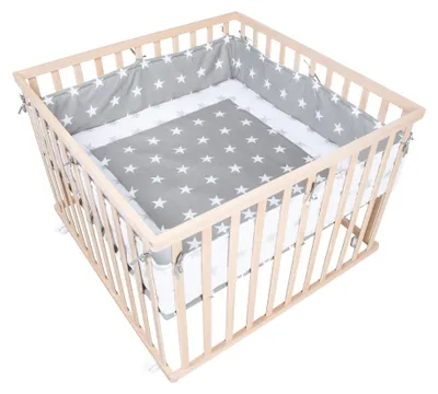 Produktbild von roba Laufgitter 100 x 100 cm Little Stars - Laufstall inkl. Schutzeinlage & Rollen - Baby Krabbelgitter aus Holz natur