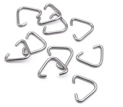 Produktbild von Vintageparts Dreieckige Biegeringe 304 Edelstahl platinfarben 10x13mm 10 Stück
