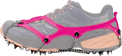 Gleitschutz für Schuhe "Fast" von Nortec; pinke Gummihülle mit Metallspikes; geeignet für rutschige Bedingungen.