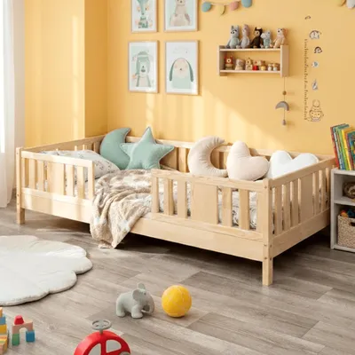 Produktbild von MEBLE WRÓBEL Kinderbett 80x190 cm - Jugendbett mit Lattenrost & Rausfallschutz - Einzelbett Kinder Bett aus Kiefer Massivholz Unlackiert - Kleinkindbett für Jungen & Mädchen - Standhöhe 10 cm