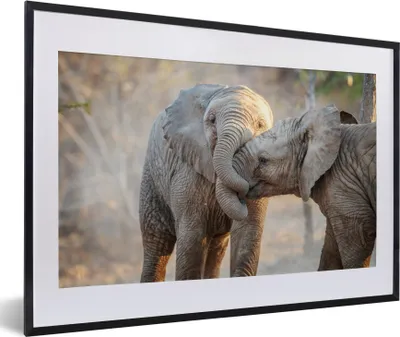 Produktbild von MuchoWow® MuchoWow® Gerahmtes Poster Elefanten - Kuscheltier - Afrika 60x40 cm - Poster mit zchwarzem Bilderrahmen - Schlafzimmer - Plakat in Rahmen - Drucken