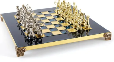 Productafbeelding van Schaakset voor boogschutters, metaal, goud/zilver, met blauw schaakbord van 28x28 cm