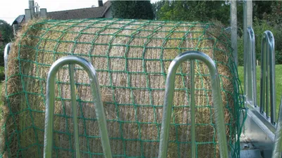 Immagine prodotto di Kerbl Futtersparnetz Netz für Heuballen, Größe 3,6x2,4 m, Weite: 00x100 mm