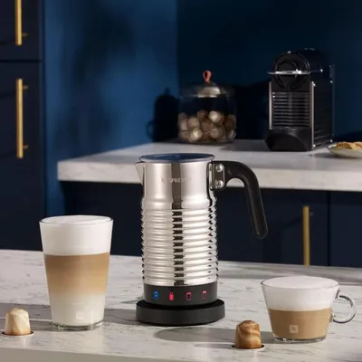 Produktbild von Nespresso Aeroccino4, Automatischer Milchaufschäumer/-wärmer, Schwarz, Metallisch, 120 ml, 240 ml, Heiß & Kalt, Berührung